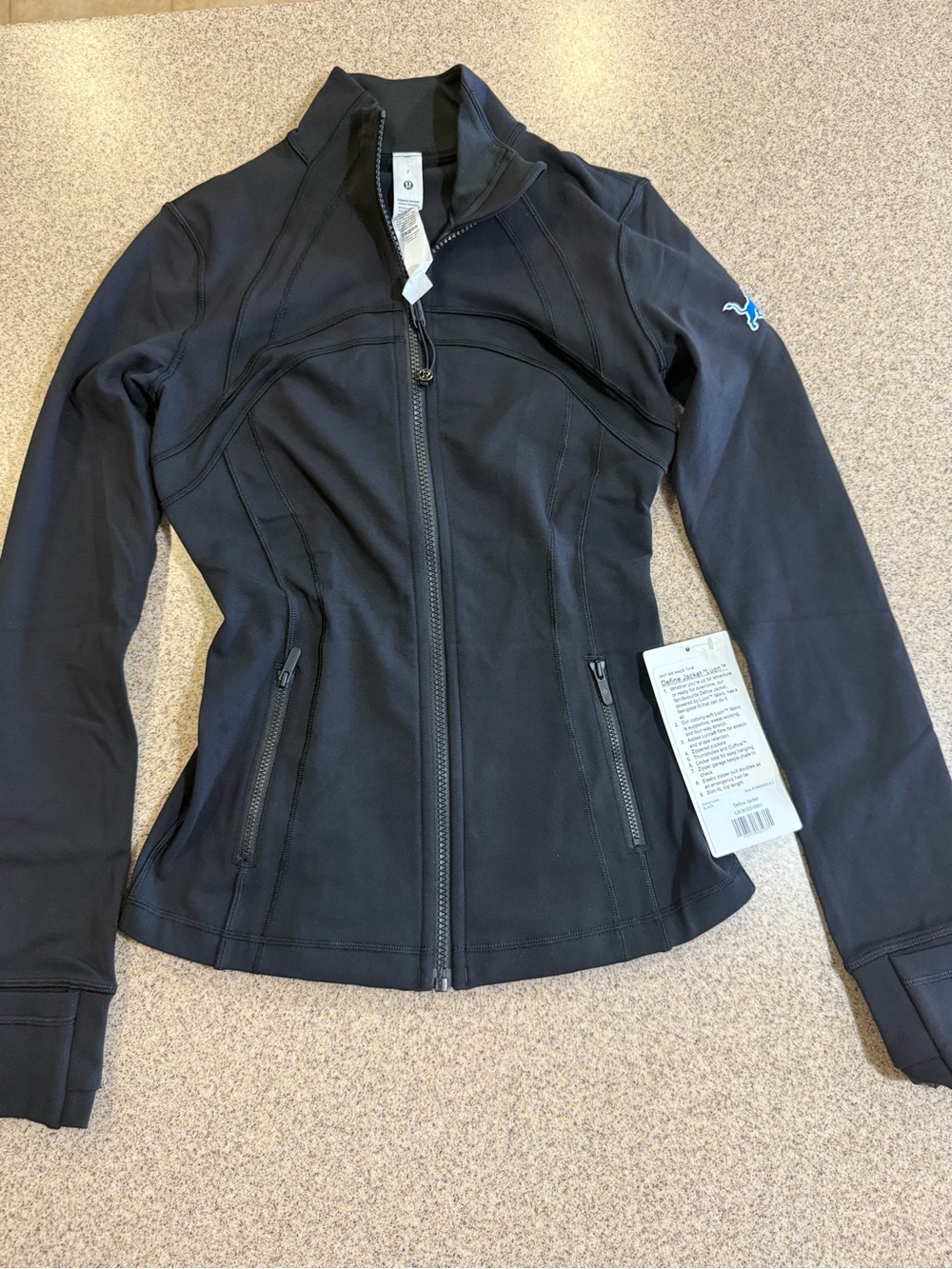 Lululemon lions Women's Black Fitted Active Zip Jacket